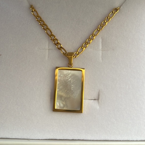 Coco & Eden Necklace gold plated with mother of pearl - Picture 6 of 7